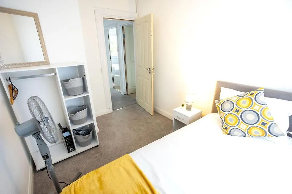 Perfect Family & Business Stay With Parking Nottingham Holiday home