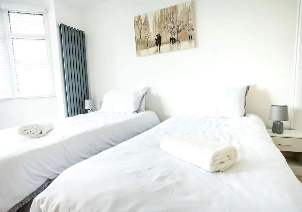 Perfect Family & Business Stay With Parking Nottingham 0*,